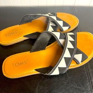 TOMS Women's Black and White Sandals